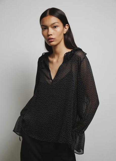 Imagen - Blusa con estampado de lunares de H&M (24,99 euros)