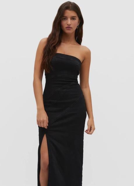 Imagen - Vestido negro de palabra de honor vaquero de Stradivarius, 35,99 euros.