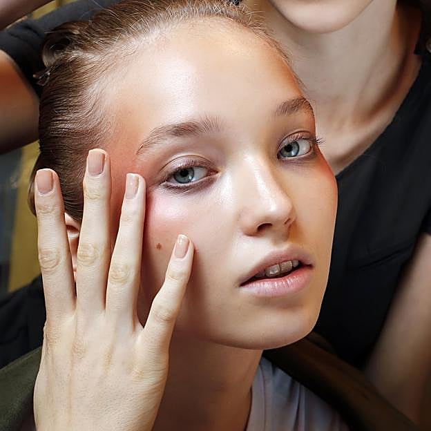 Los colores de uñas tendencia para otoño 2023 que más se llevan