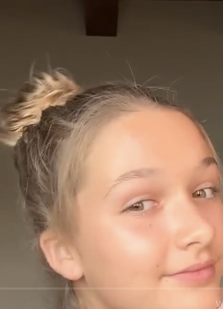 Imagen - Harper Seven utilizando una máscara de pestañas natural. Foto: @victoriabeckham.