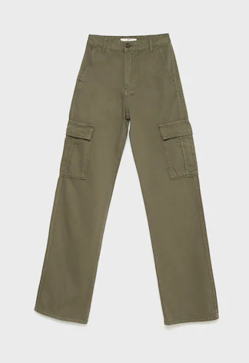 Imagen secundaria 2 - Las zapatillas de Reebok, los calcetines de Jimmy Lion y los pantalones de Stradivarius.