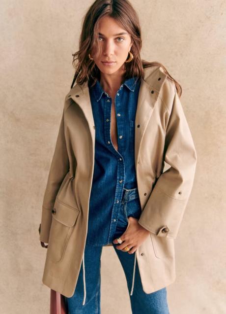 Imagen - Parka en color beige de Sézane. Foto: Sézane.