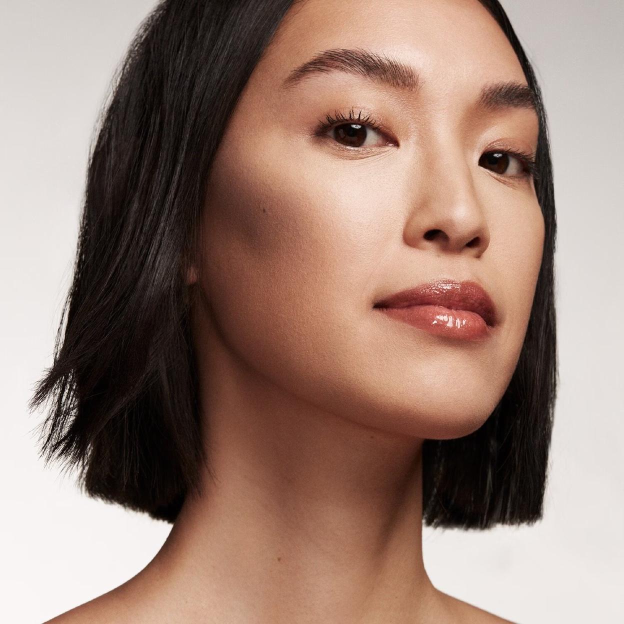 Estas son las barras de maquillaje en formato stick que necesitas porque son cómodas y prácticas.