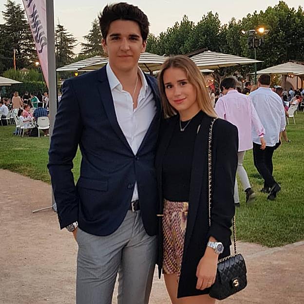 En sus redes sociales la pareja nos muestra sus intereses que van desde festivales de música hasta deportes y exposiciones. 