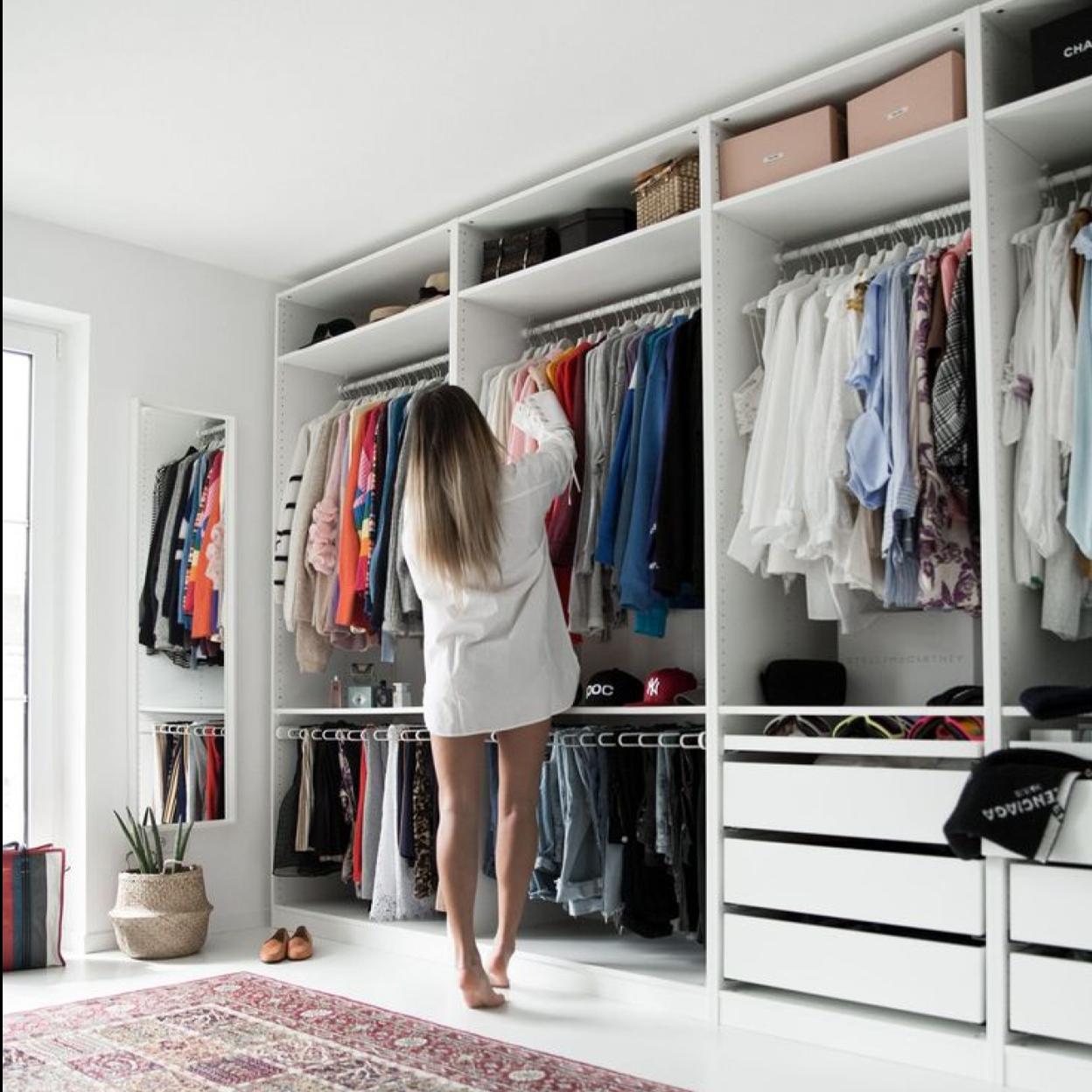 Vestidores baratos de IKEA: qué muebles necesitas