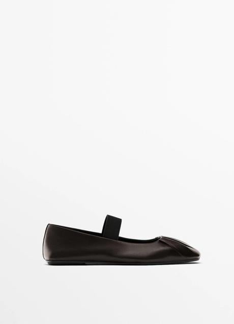 Imagen - Zapatos negros de Massimo Dutti (79,99 euros)