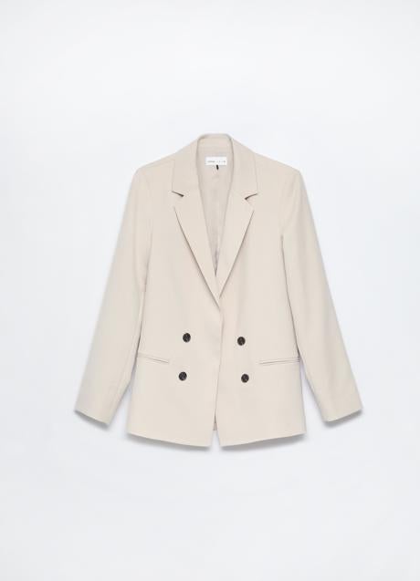 Imagen - Blazer beige de Lefties (19,99 euros). Foto: Lefties.