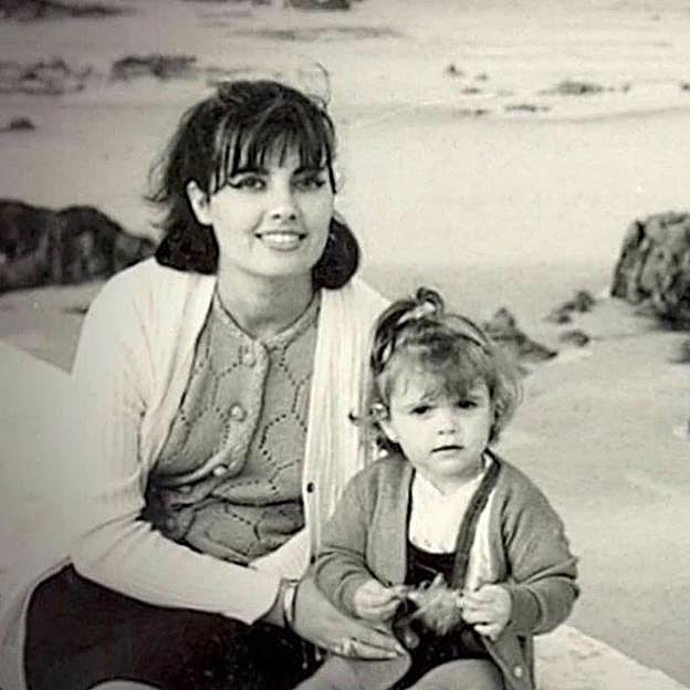 María Teresa Campos y su hija Terelu, en su Málaga natal. 