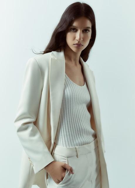 Imagen - Americana blanca de Sfera, 59,99 euros.