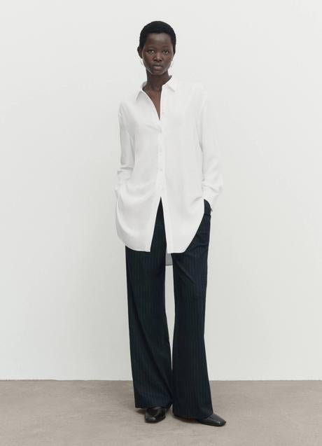 Imagen - Camisa blanca fluida, 59,95 euros.