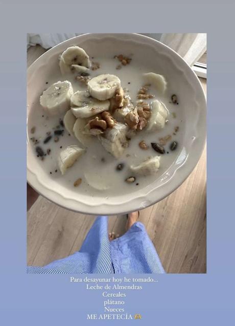 Imagen - Porridge con leche de almendras, plátano y nueces, el desayuno de Vicky Martín Berrocal. / @vickymartinberrocal 