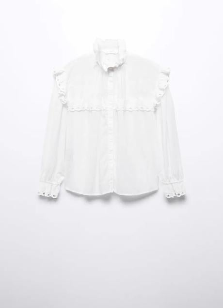 Imagen - Blusa blanca con volantes y bordados de Mango. Foto: Mango.