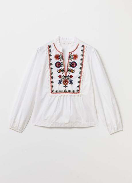Imagen - Blusa blanca con bordados de Sfera (25,95 euros)