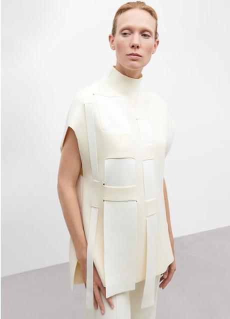 Imagen - Chaleco de punto blanco de Adolfo Domínguez, 169 euros.