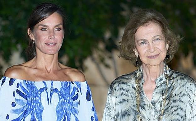 La reina Letizia y doña Sofía en Palma de Mallorca. 