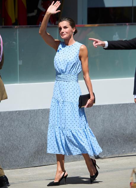 Imagen - La reina Letizia con un vestido de & Me Unlimited en el día de las Fuerzas Armadas de 2022. / LIMITED PICTURES
