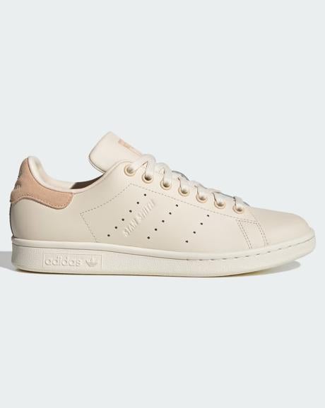Imagen - Zapatillas en color arena «Stan Smith» de Adidas (110 euros)