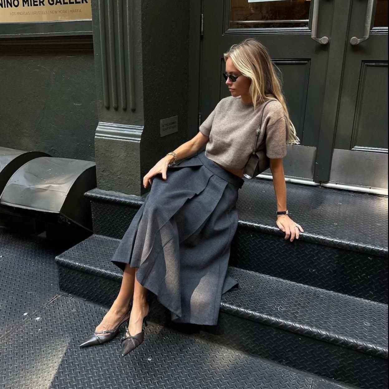 La influencer lleva una falda larga tendencia