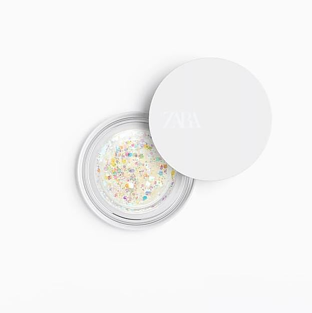 Gel con purpurina, de Zara (8,95 euros)