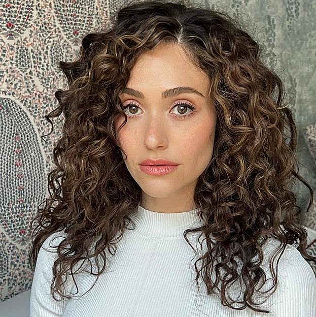 Los acondicionadores de lino para pelo rizado que mejor definen los rizos