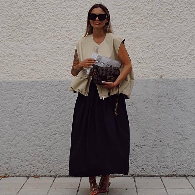 Influencer con el chaleco viral de Zara