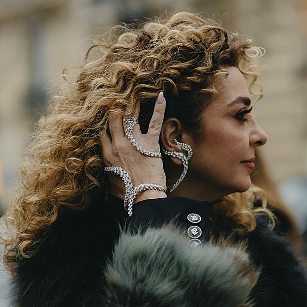 Qué es el cast en los rizos, cómo se soluciona y por qué hay geles fijadores y espumas para el pelo lo provocan