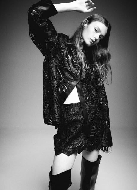 Imagen - Look efecto piel bordado color negro