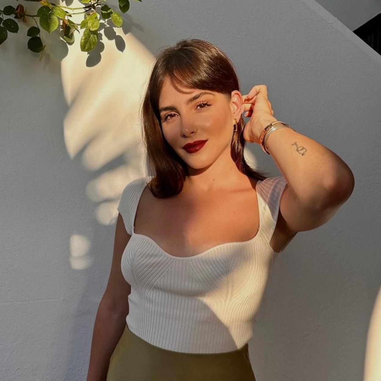 Actriz Andrea Duro con piel maquillada