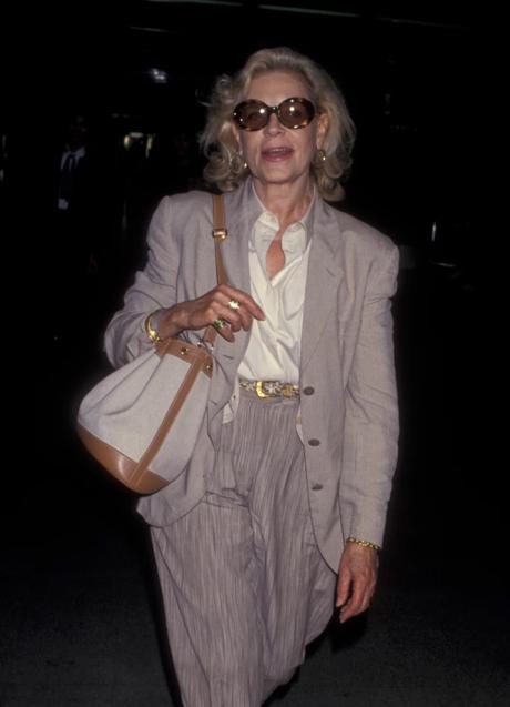 Imagen - La actriz Lauren Bacall, con uno de sus bolsos de Hermès subastados. Foto: Sotheby's