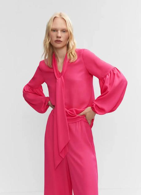 Imagen - Blusa con lazada al cuello en fucsia