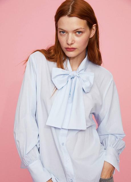 Imagen - Blusa con lazada al cuello azul