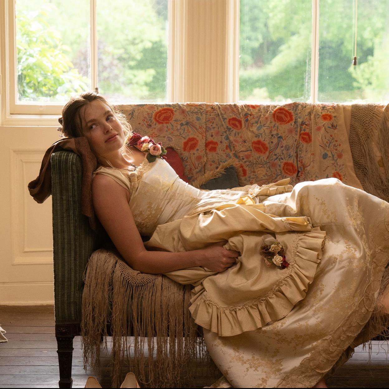 Imagen de la serie de época que se estrenará próximamente, The Buccaneers: aristócratas por amor.