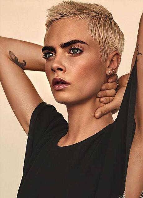 Imagen - Cara Delevigne con corte de pelo buzz cut largo