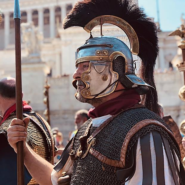 Sabemos por qué los hombres no dejan de pensar en el Imperio romano