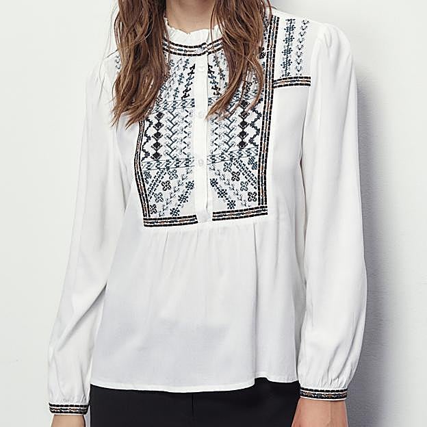 La blusa blanca de Sfera.