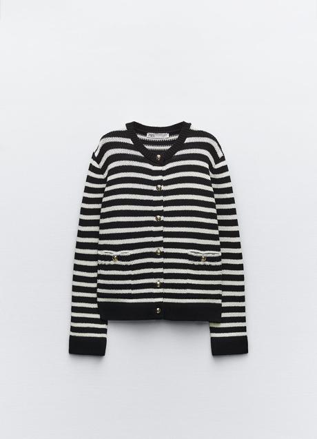 Imagen - Cárdigan de punto con estampado de rayas de Zara. Foto: Zara.