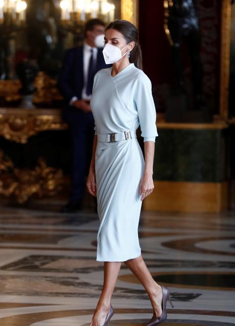 Imagen - La reina Letizia en 2021 con vestido de María Barragán. Foto: Gtres.