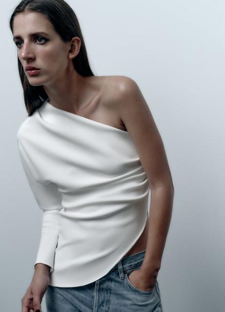Imagen - Top asimétrico de Zara (19,95 euros)