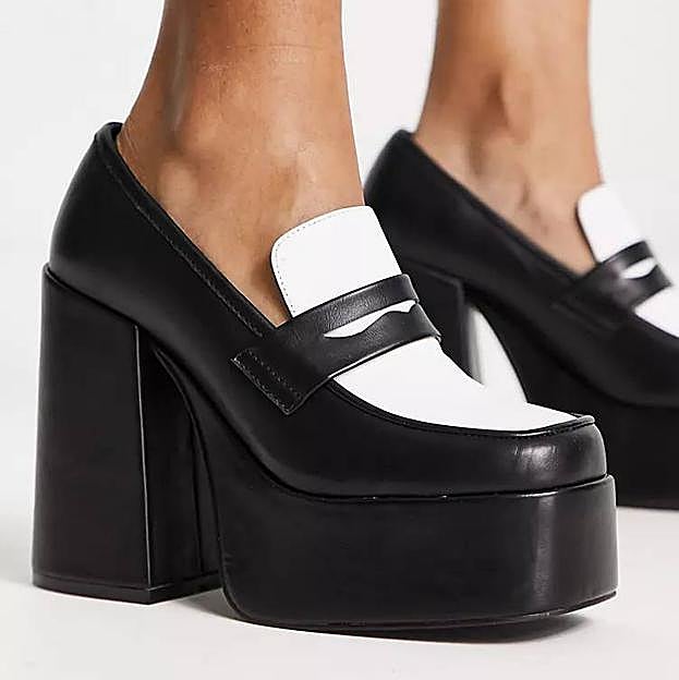 Mocasines en blanco y negro con plataforma