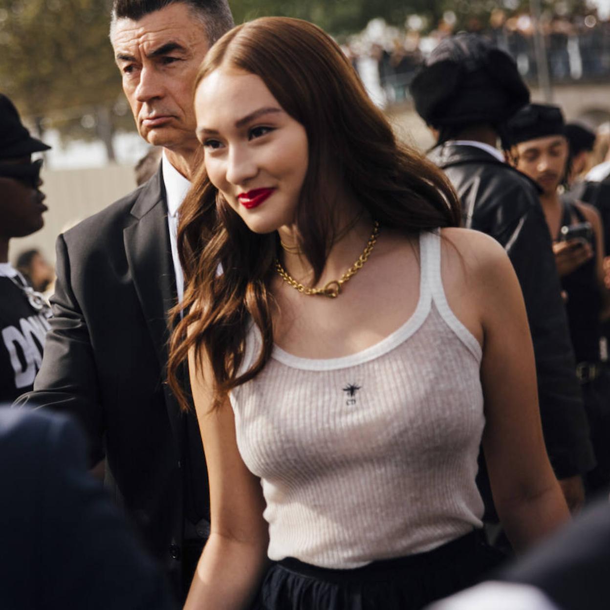 Influencer con cabello saludable