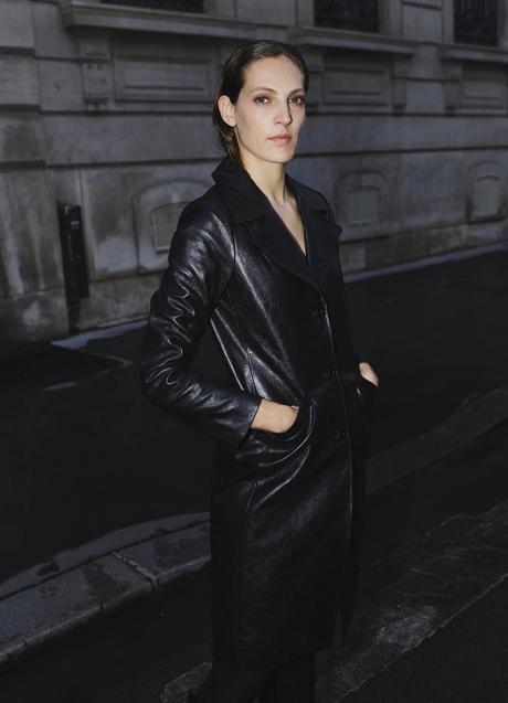 Imagen - Abrigo de cuero negro de Citzens of Humanity. Foto: Citizens of Humanity,