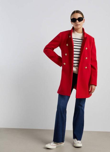 Imagen - Abrigo color rojo militar