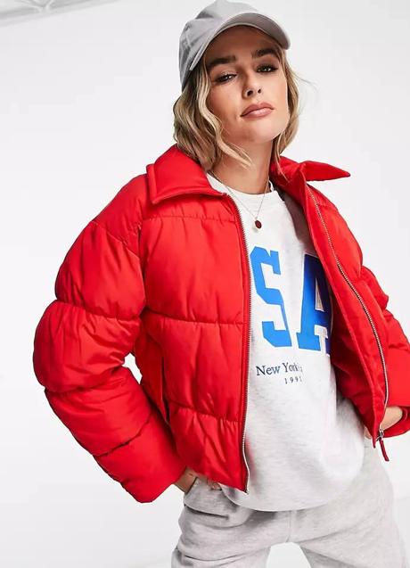 Imagen - Abrigo color rojo acolchado