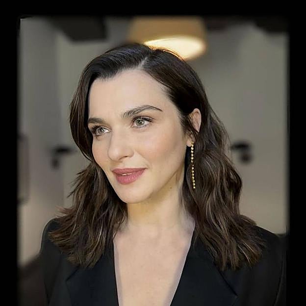 Rachel Weisz con tono de pelo chocolate con mechas