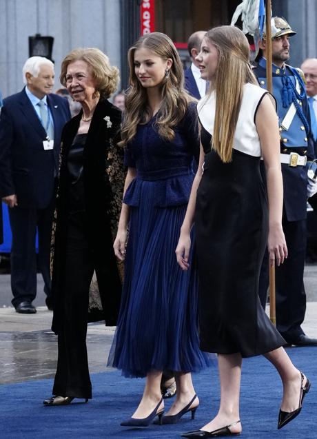 Imagen - Leonor junto a su madre y su hermana. /LIMITED PICTURES