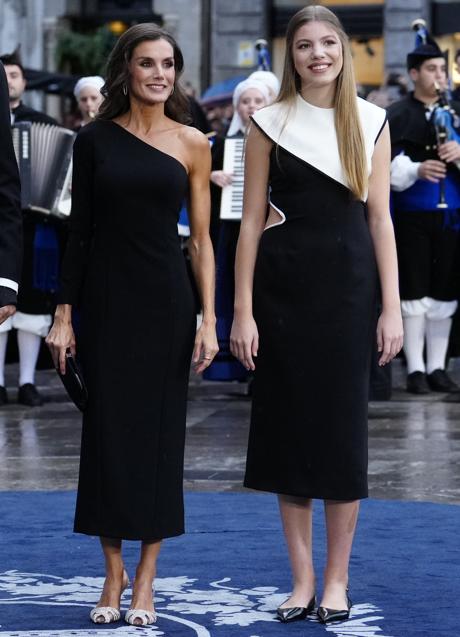 Imagen - Letizia y Sofía en los Premios Princesa de Asturias. / LIMITED PICTURES