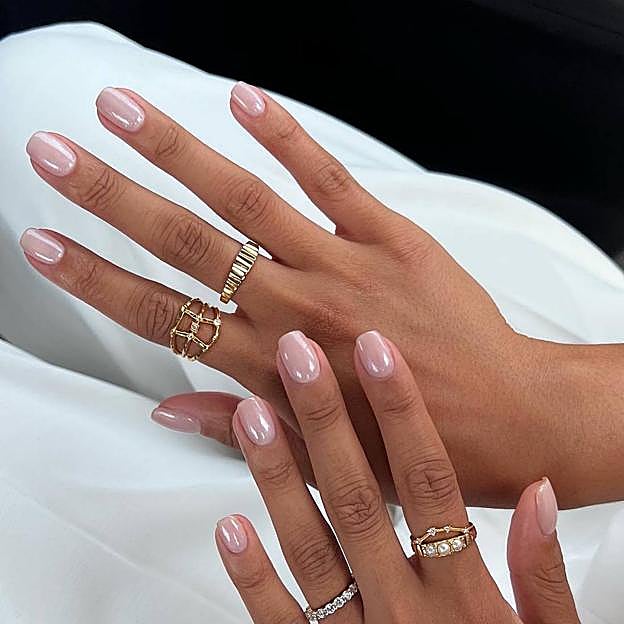 Manicura lip oil nails