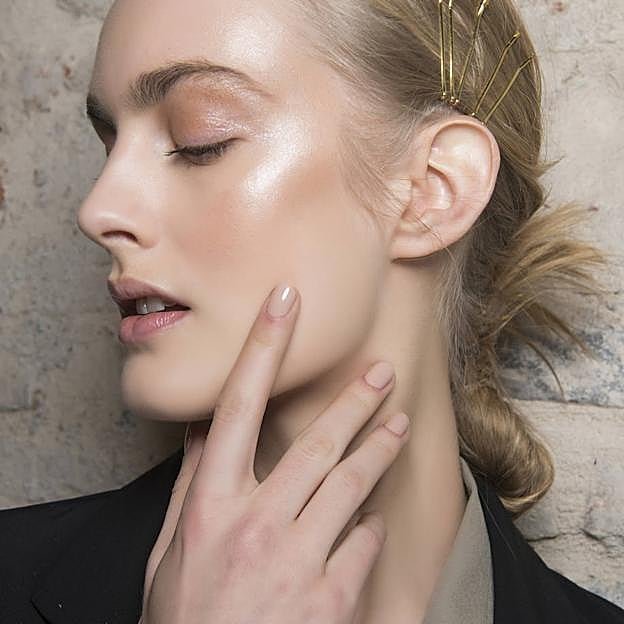 Qué es la manicura de lujo silencioso y por qué la están poniendo de moda las famosas