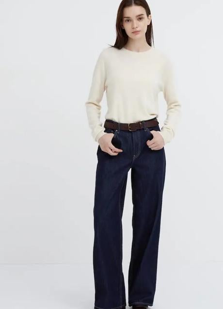 Imagen - Vaqueros con cintura alta de color oscuro de Uniqlo, 39,90 euros.