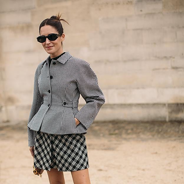 Así es la blazer de cuadros de Stradivarius que no falla en cualquier armario por menos de 40 euros